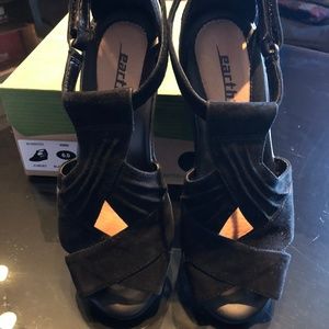 Earth Suede Peep-Toe Wedge Sandals - Curvet